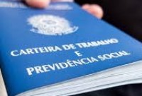 Taxa de desemprego cai para 12,3% no trimestre encerrado em julho