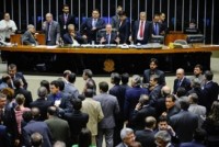 Congresso derruba veto ao projeto que eleva a 75 anos aposentadoria compulsória no serviço públicoCo