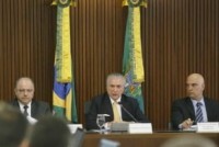 Temer oferece Forças Armadas para ações em presídios nos estados