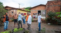 Prefeito acompanha atendimento da Sasc e Defesa Civil a famílias afetadas pelas chuvas na região do Vão Seco