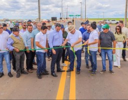 Governador inaugura e anuncia novas obras em Currais e Bom Jesus