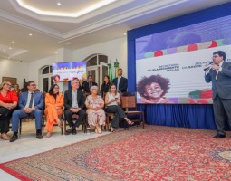 Rafael entrega certificados de autorização de crédito e libera mais de R$ 9 milhões para projetos sociais no Piauí nesta segunda (30)