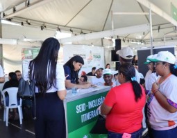 Feira de Serviços movimenta público no segundo dia do Diálogos pelo Piauí em Uruçuí