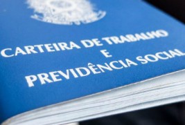 Taxa de desemprego fica estável em 12,2% em janeiro, diz IBGE