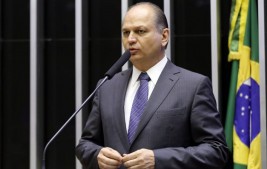 Reforma tributária não está enterrada, diz líder do governo na Câmara