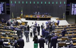 Câmara conclui votação de MP que prevê internet gratuita para alunos da rede pública