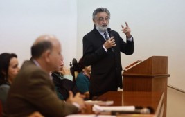 Mais dois livros são lançados na APL