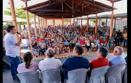 Rafael Fonteles entrega títulos de terra em um dos maiores assentamentos da América Latina, em Batalha