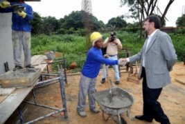Wilson visita reforma e ampliação de escola na Vila Santa Bárbara