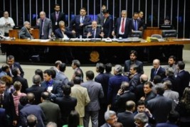 Congresso derruba veto ao projeto que eleva a 75 anos aposentadoria compulsória no serviço públicoCo