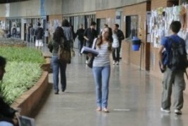 Número de estudantes universitários cresceu 25% em 10 anos