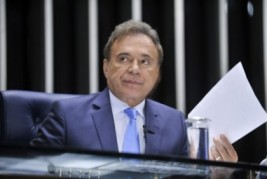ALVARO DIAS DEIXA PSDB E VAI PARA PV