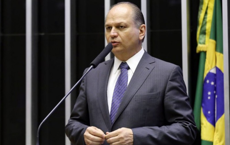 Reforma tributária não está enterrada, diz líder do governo na Câmara