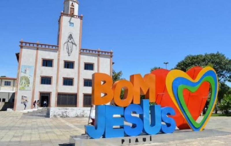 OS POLOS AGROINDUSTRIAL E DO AGRONEGÓCIO DE BOM JESUS 