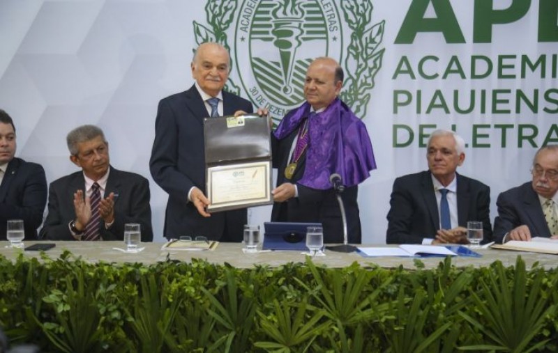 Academia recebe Jesus Tajra na Cadeira 39