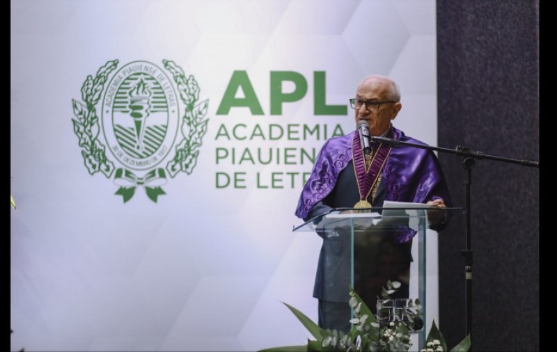 Em discurso de recepção, Felipe Mendes destaca trajetória de Jesus Tajra