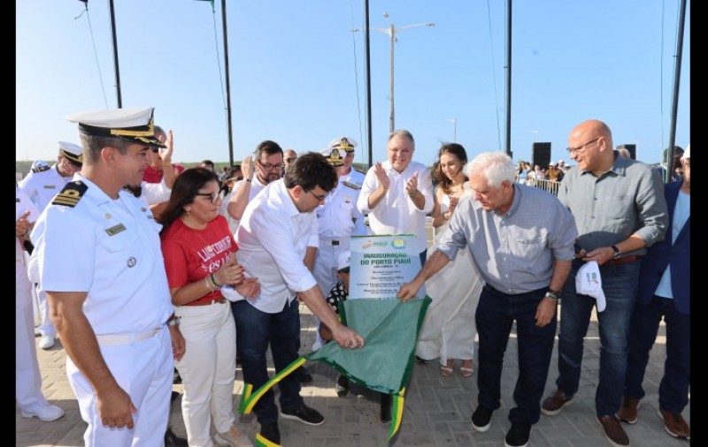 COM GOVERNADOR RAFAEL FONTELES, O PIAUÍ TEM PORTO