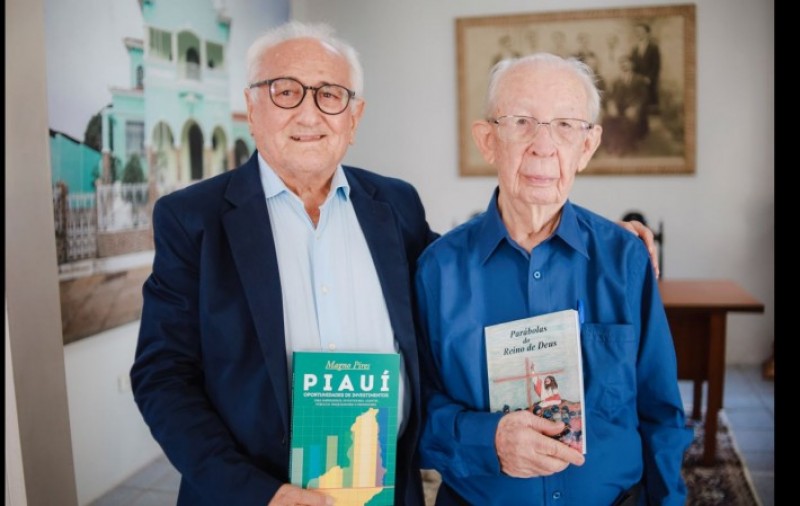 Recital e lançamento de livros na reabertura do auditório da APL